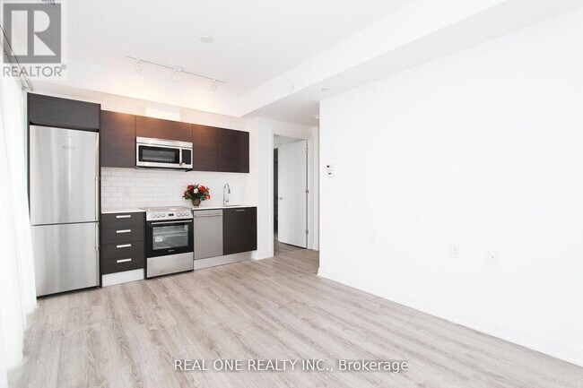 Photo - 42 Charles St E Unit 3903