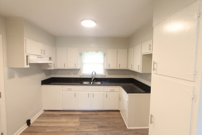 Photo - 5856 34th St N