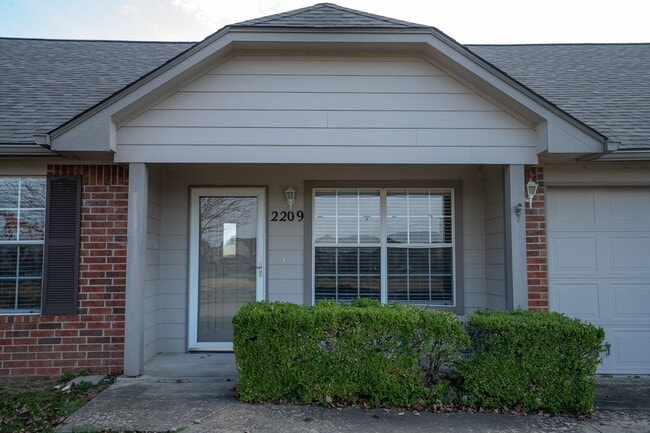 Cozy 2 bedroom 2 bathroom Townhome - Avail... - Cozy 2 bedroom 2 bathroom Townhome - Avail...