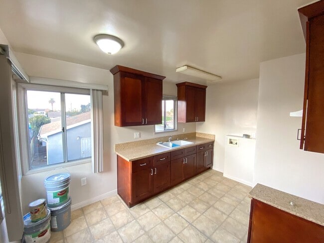 Photo - 1135 W 90th St