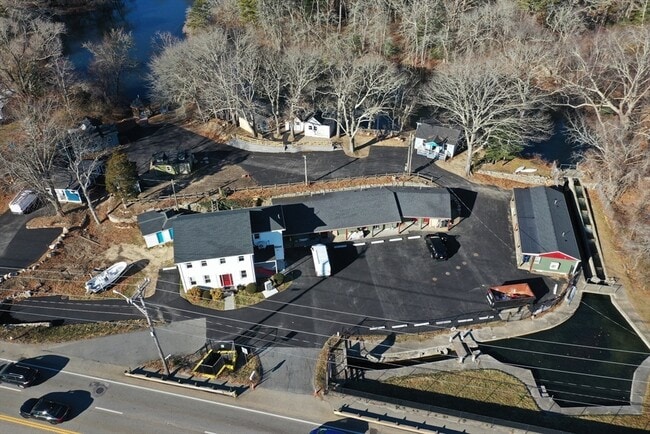 Building Photo - 825 Scenic Hwy Unit 12