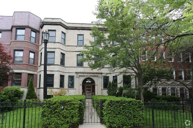 Building Photo - 4621 N Malden St Unit J05P Rental