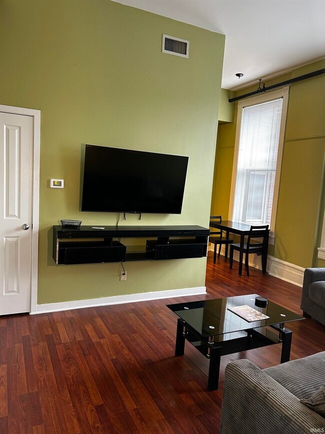 Building Photo - 112 W Washington Blvd Unit 322 Rental