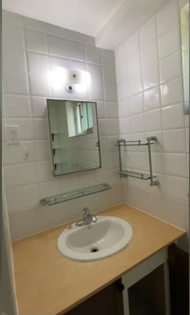 Photo - SOUTH ETOBICOKE RENOVATED UNIT - 2 BEDROOM 1 BATH - NEW kitchen Unité 1