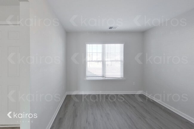 Photo - 18 Duluth Dr