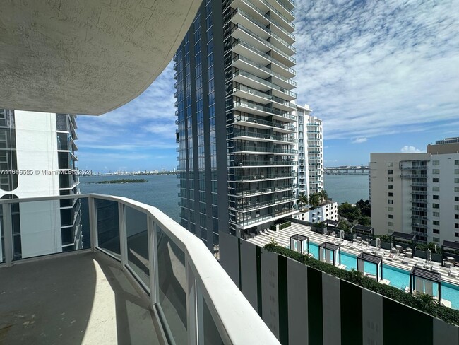 Photo - 601 NE 23rd St Condominio Unidad 1603