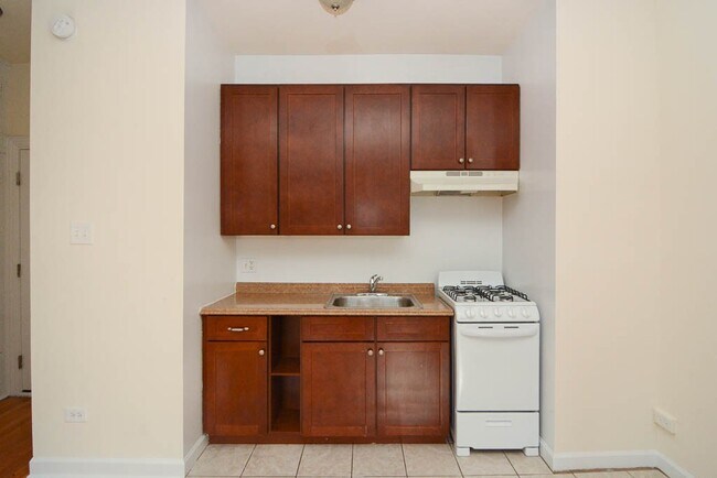 Photo - 2737 N Spaulding Ave Unit 612