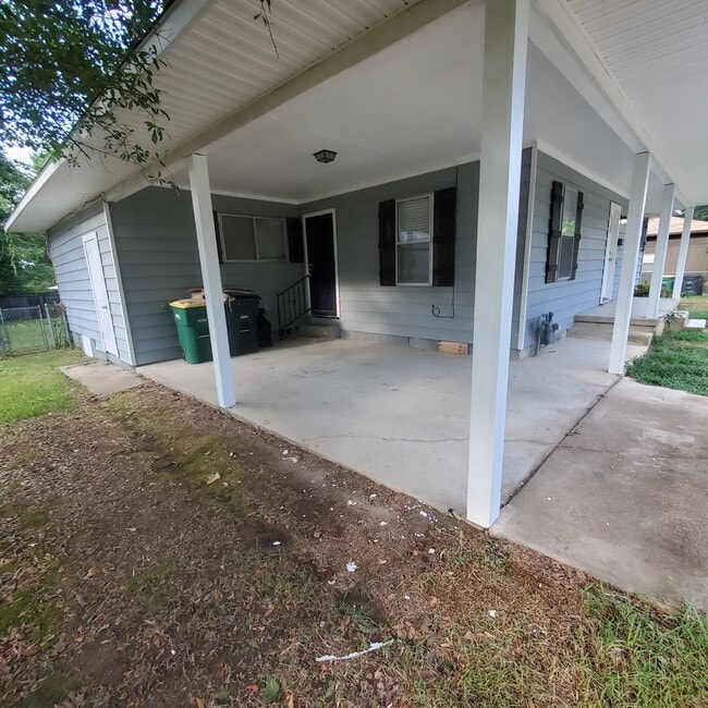Photo - 702 Wildwood Ave