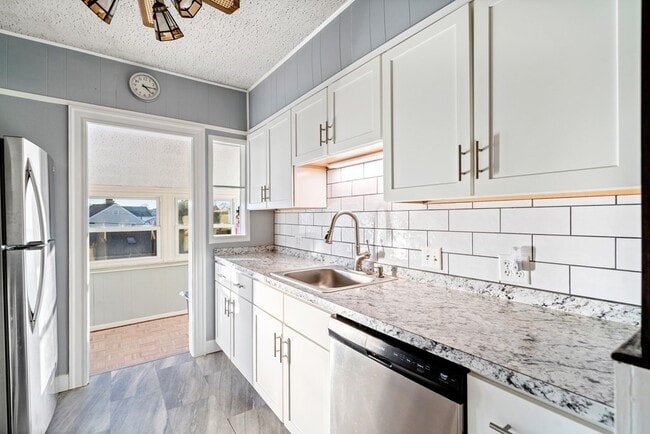 Photo - 14 Windsor Rd Unit 1