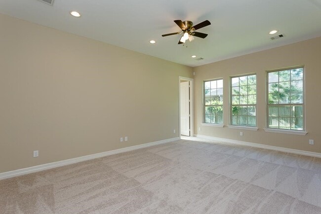 Photo - 8403 Oak Knot Dr