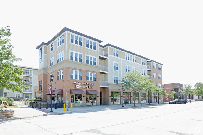 Auburn Square Apartments