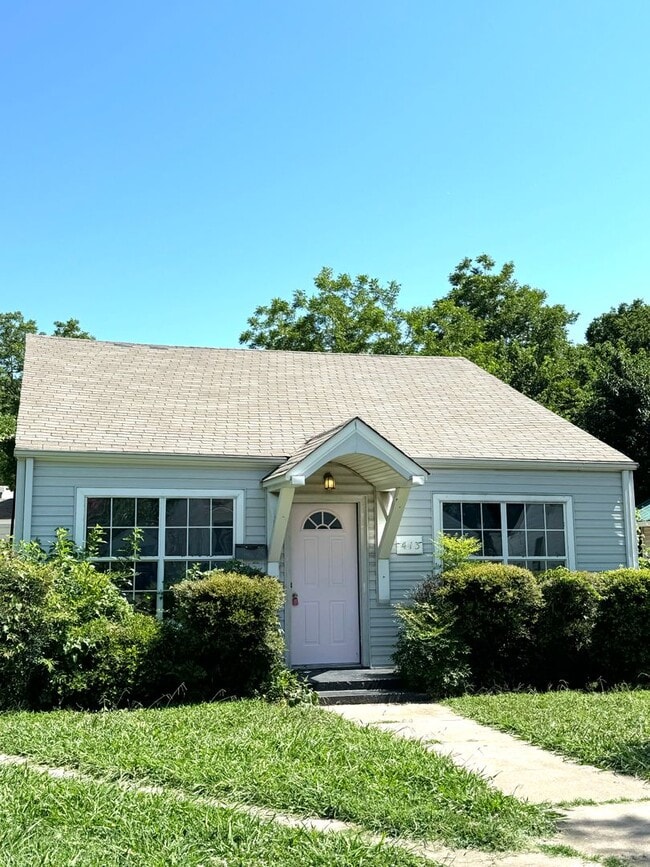 2/1 with garage/shop - 2/1 with garage/shop House
