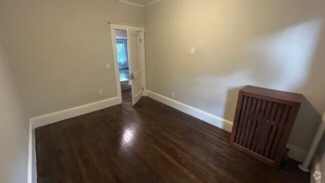 Building Photo - 6 Radcliffe Rd Unit 6 radcliff road Rental