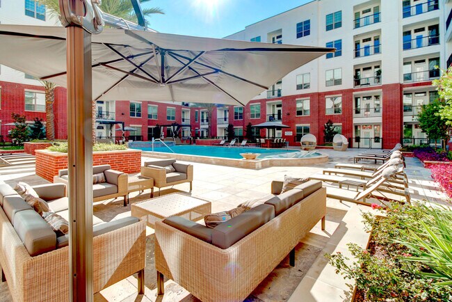 2111 Austin Apartments