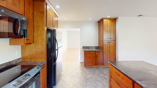 Photo - 207 Knight Dr