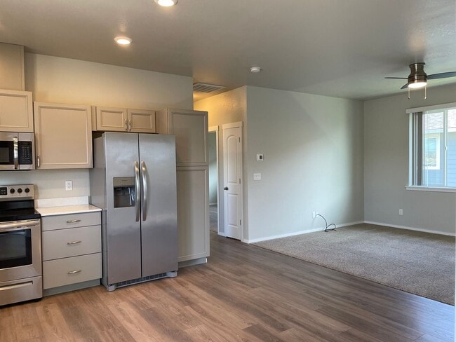 Photo - Newer-Very Nice 2 Bedroom 1 Bath Upstairs Apartment****HALF OFF FIRST FULL MONTHS RENT******Pet F...