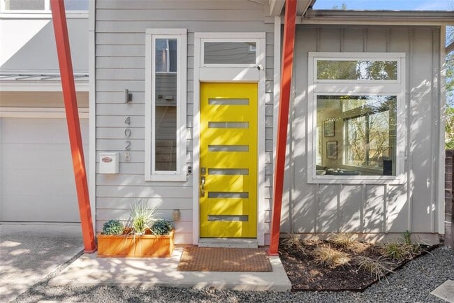 Photo - 402 El Paso St