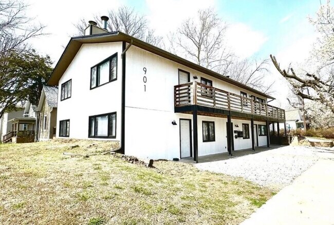 Photo - 901 N 25th St Unidad #1