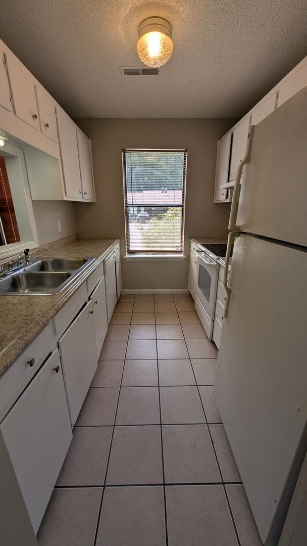 Photo - Spacious 2BD/2BA Duplex
