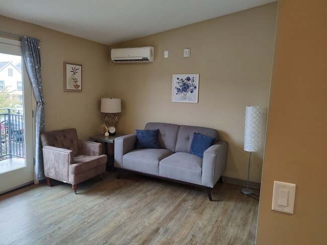 Photo - 219 NE Fircrest Dr