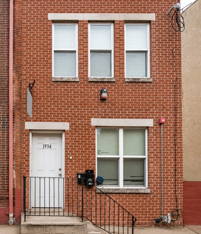Building Photo - 1934 N Gratz St Unit 2