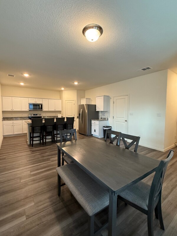 Photo - 107 Waterbuck Lp