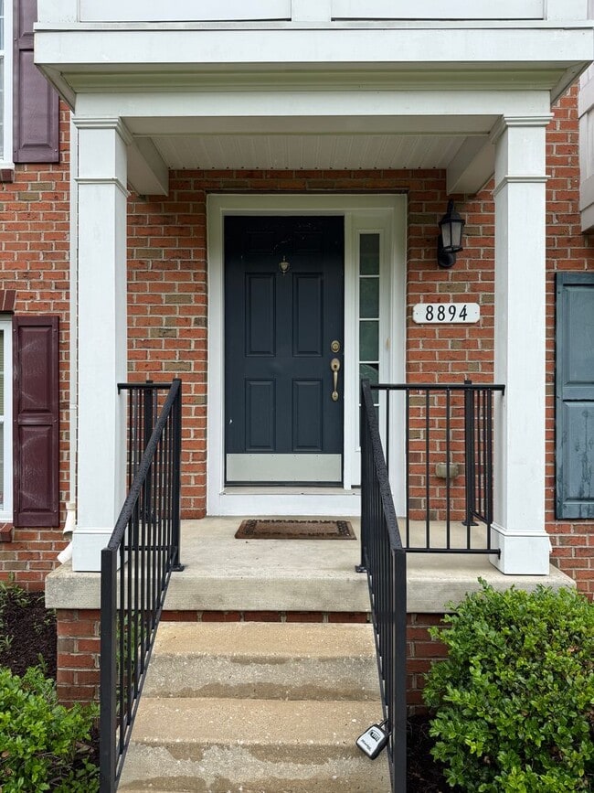 Photo - ACT FAST! 4 Bedroom Townhome in Desirable Gateway Overlook Community!