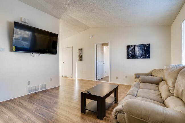 Photo - 1620 Zebulon Dr