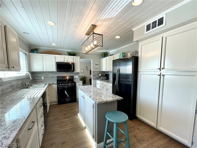 Photo - 2246 Windsor Dr