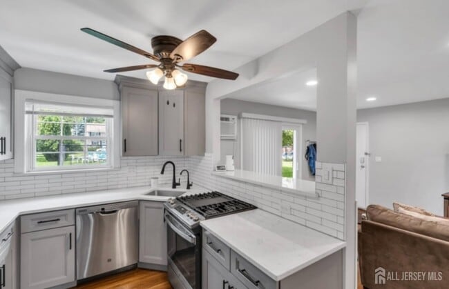 Photo - 320 South St