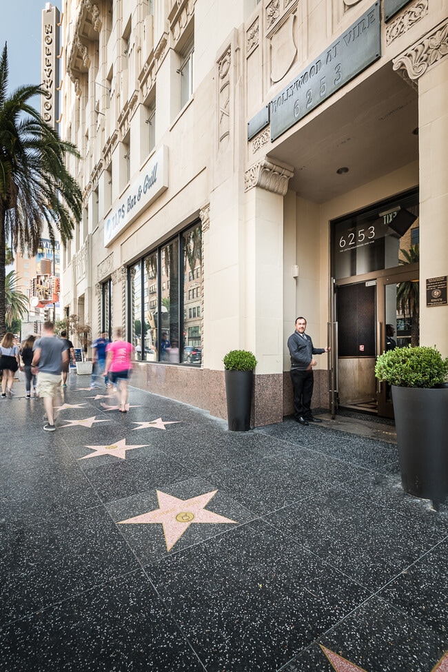 Building Photo - 6253 Hollywood Blvd Unit 12th - 1201