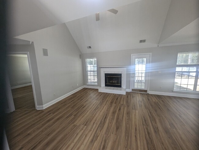 Building Photo - Charming 4 BD Mt. Pleasant Home in Desirab...