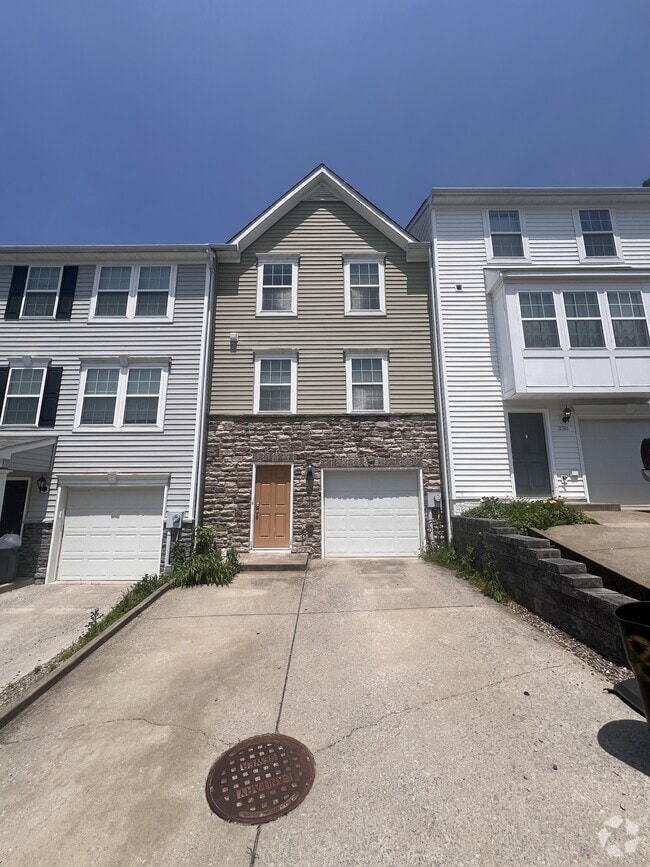 Building Photo - 328 Falcon Run Rental