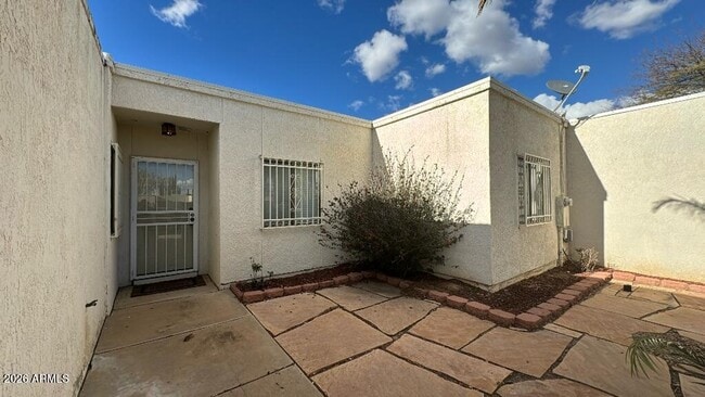 Photo - 1041 E Carmelita Dr