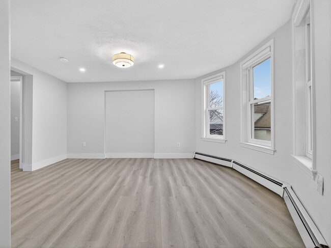 Photo - 469 Medford St Unidad 2