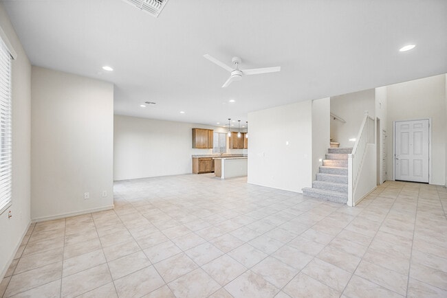 Photo - beautiful 3 bedrooms + loft, 2.5 baths