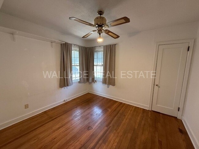 Photo - CUTE 1940'S BUNGALOW IN SHANNONDALE COMMUNITY IN N. KNOXVILLE!!