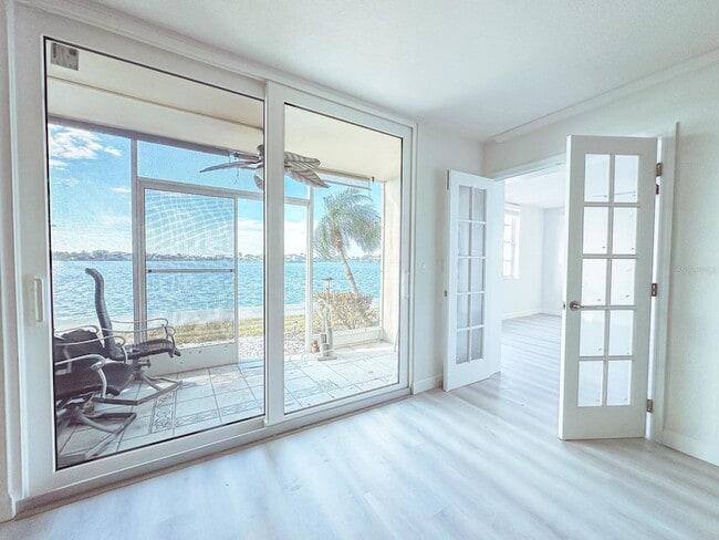 Photo - 7910 Sun Island Dr S Unit 101