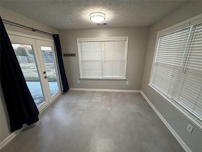 1425 Overland Crossing