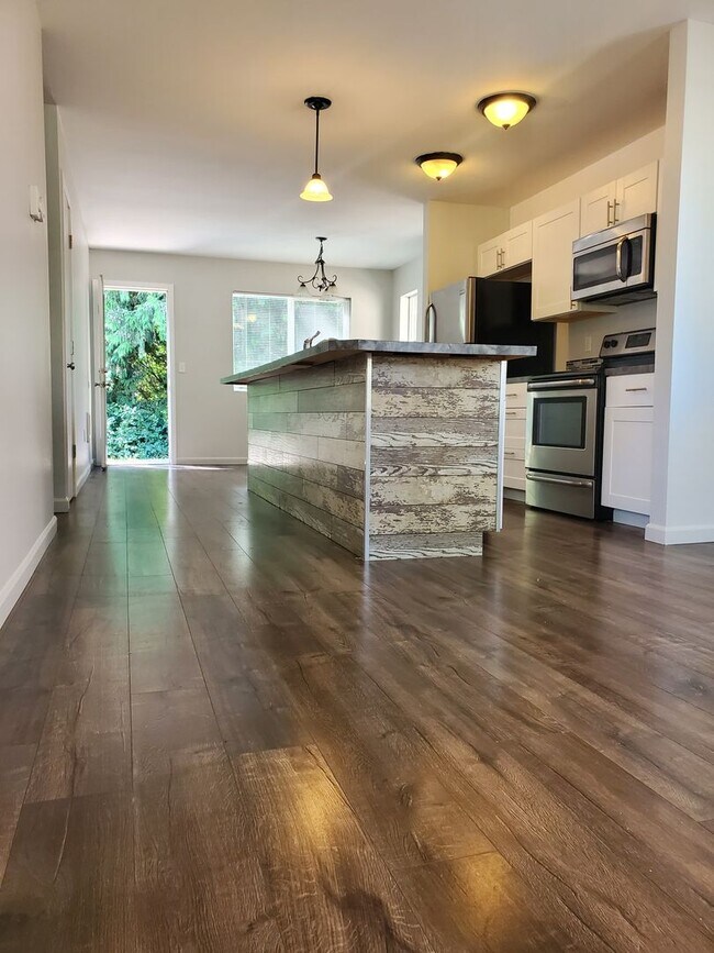 Photo - 18824 18th Ave E