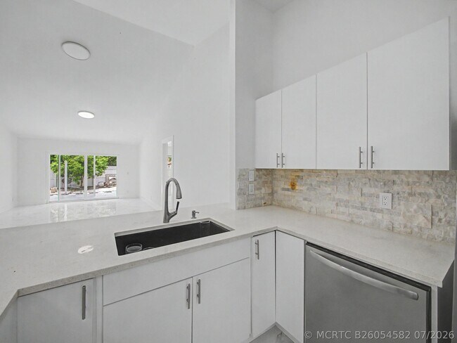Photo - 8464 Lakepoint Ct