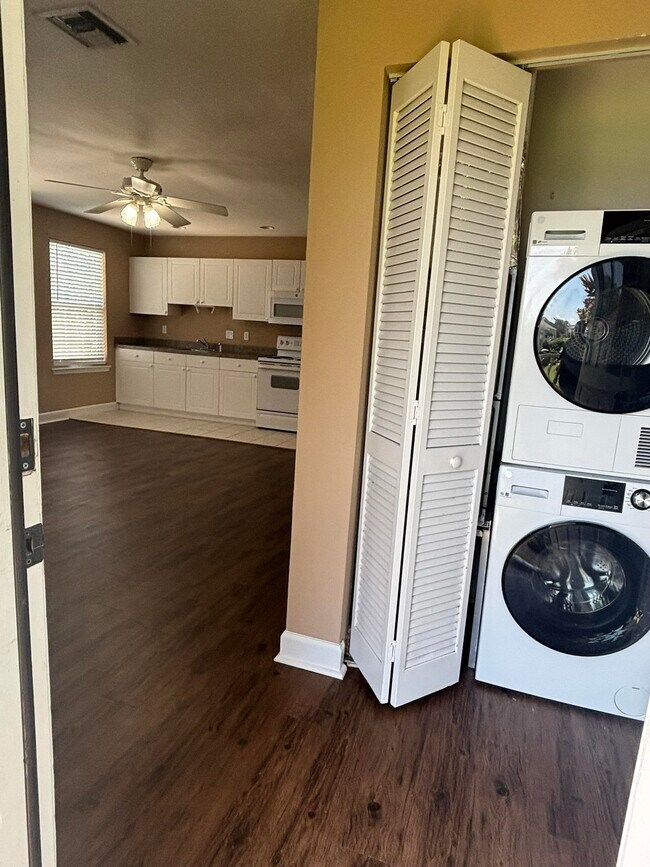 Photo - 3722 Longfellow Rd House