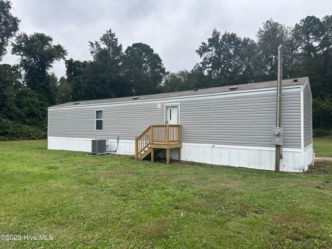 Photo - 145 Littleton St