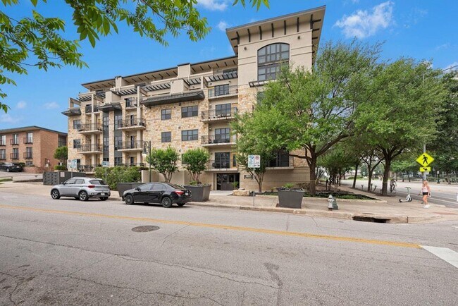 Photo - 1812 West Ave Unit 200