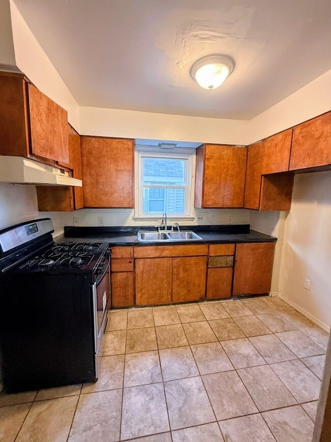 Photo - Four bedroom one bathroom home for rent