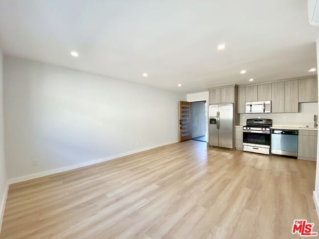 Photo - 3207 W 3rd St Apartment Unit 3
