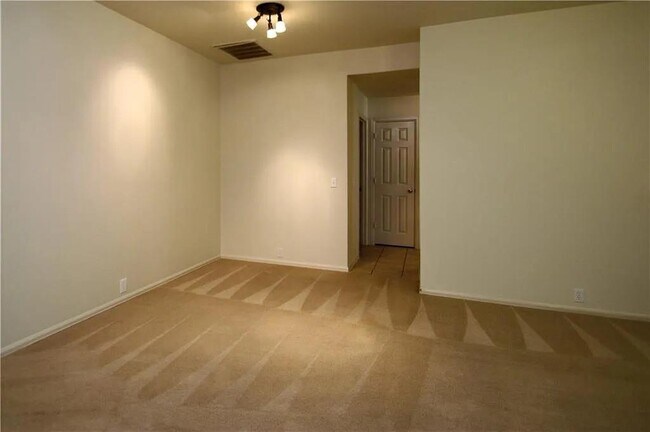 Photo - 125 Camelia Pkwy