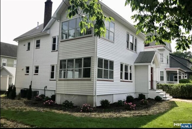 Building Photo - 57 Cedar Ave Rental