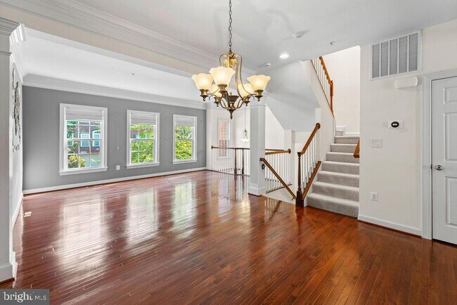 Photo - 1627 Whitehall Dr