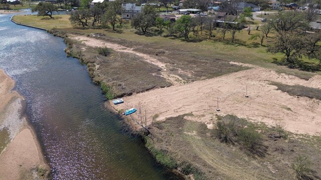 Photo - 142 Lake Shore Dr